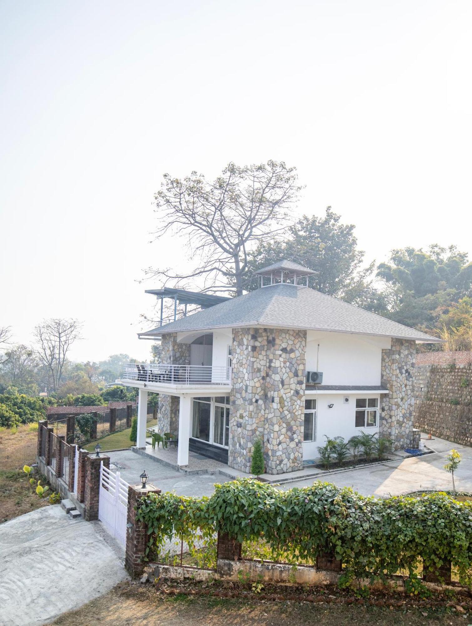 Lazy Fox Hideout - Panoramic View Cottage Déhrádún Exteriér fotografie